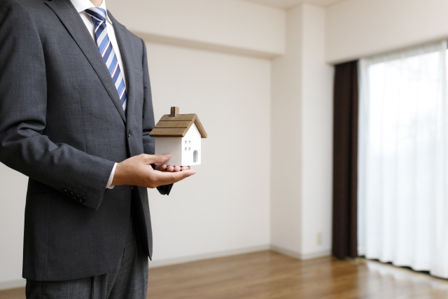 不動産の営業マン
